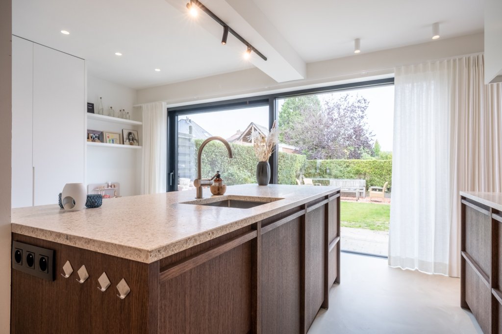 Keuken met werkbladen uit Terrazzo 90.31.